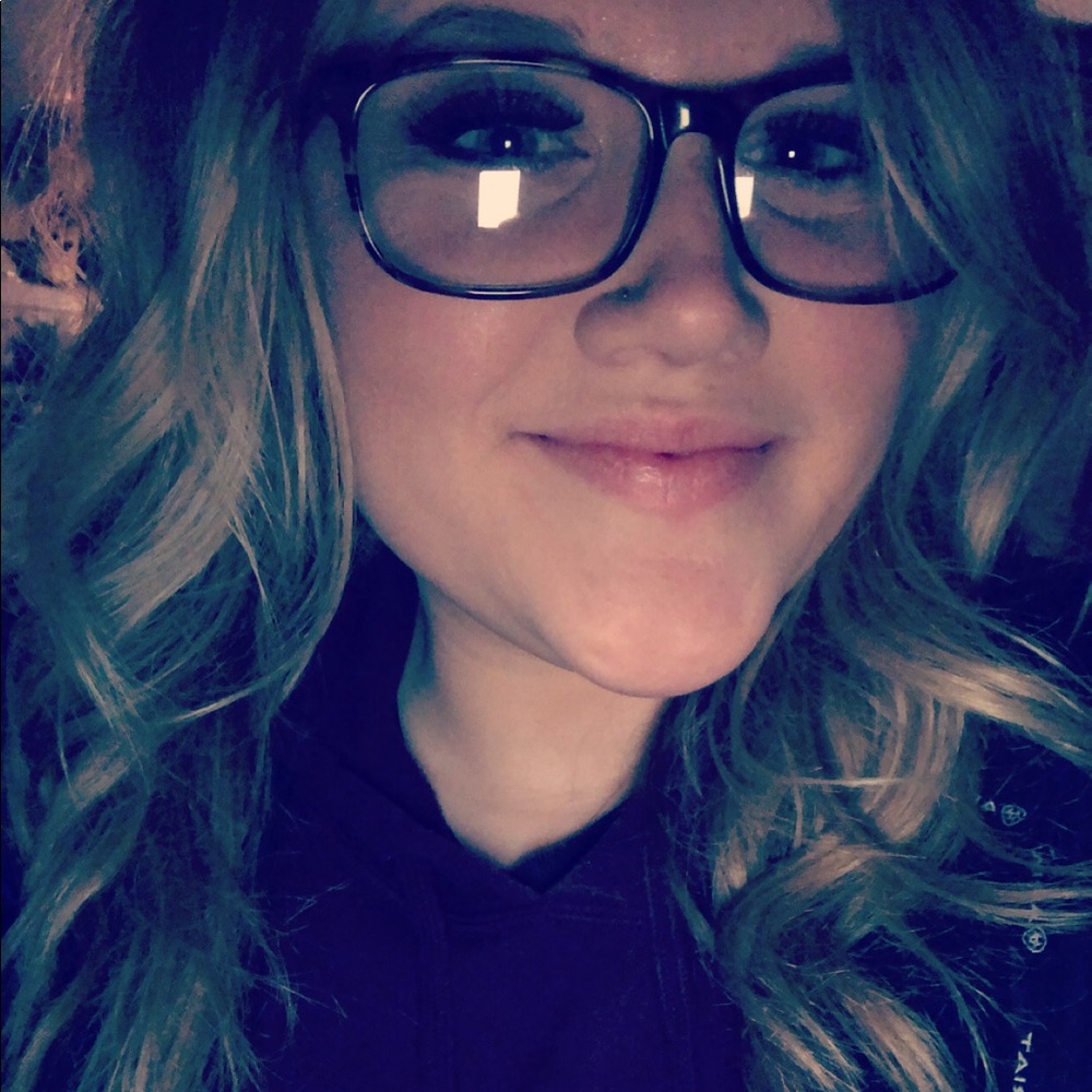 Meet your Posher, Leah